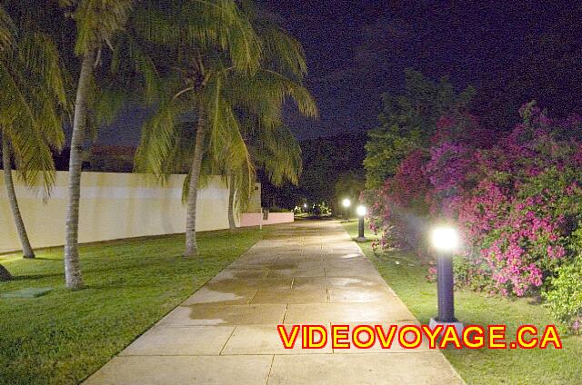 Cuba Varadero Breezes Varadero Los caminos de la noche en el sitio web del hotel.