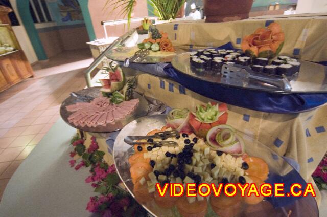 Cuba Varadero Breezes Varadero Fría carnes, quesos y sushi.