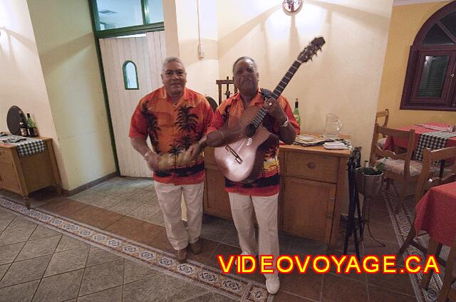 Cuba Varadero Breezes Varadero Música durante la cena.