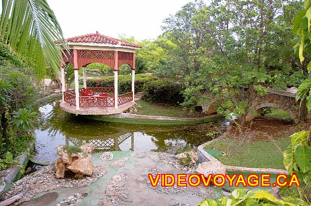 Cuba Varadero Brisas del Caribe Una glorieta en frente del hotel.