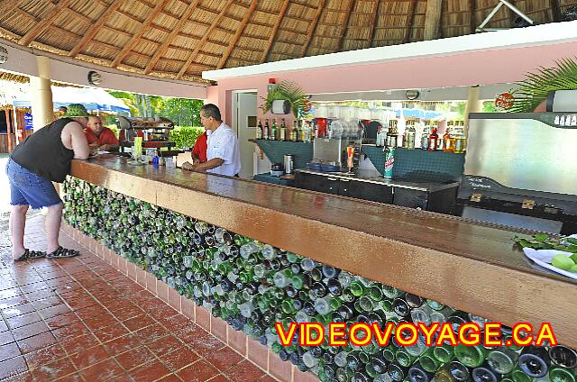 Cuba Varadero Brisas del Caribe The bar counter.