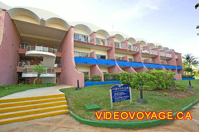 Cuba Varadero Brisas del Caribe El exterior del edificio principal.