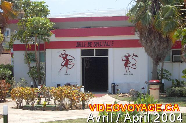 Cuba Varadero Club Amigo Aguas Azules Today the disco Pyramid, in 2004 it was the exclusive theater in bungalows sector was an exclusive hotel Lookea tour operator at the time.