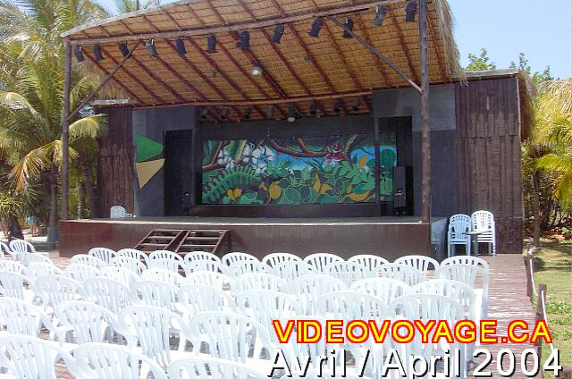 Cuba Varadero Club Amigo Aguas Azules The stage show was SIGUARAYA used by clients of the main building in 2004.