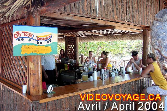 Cuba Varadero Club Amigo Aguas Azules Le comptoir du snack bar Caleta en 2004.