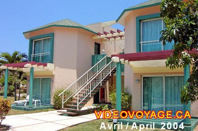 Cuba Varadero Club Amigo Aguas Azules Los bungalows en 2004 con diferentes colores ... En el momento esta sección se reservó para el operador turístico Lookea