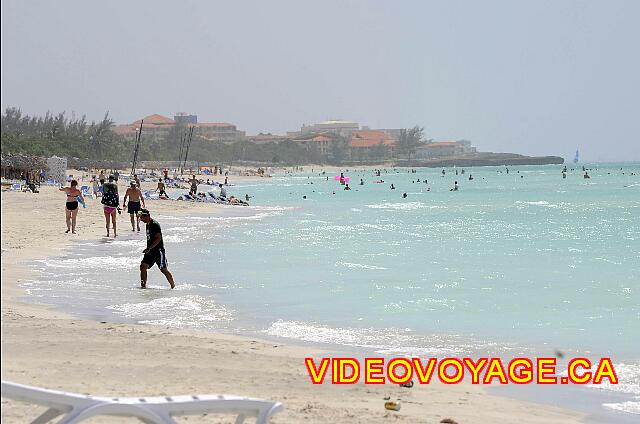 Cuba Varadero Club Amigo Aguas Azules Por lo general, con una intensidad media de las olas de la zona. Está protegido de los vientos en noviembre y abril, pero pocos sufren de vientos del norte a veces en enero.