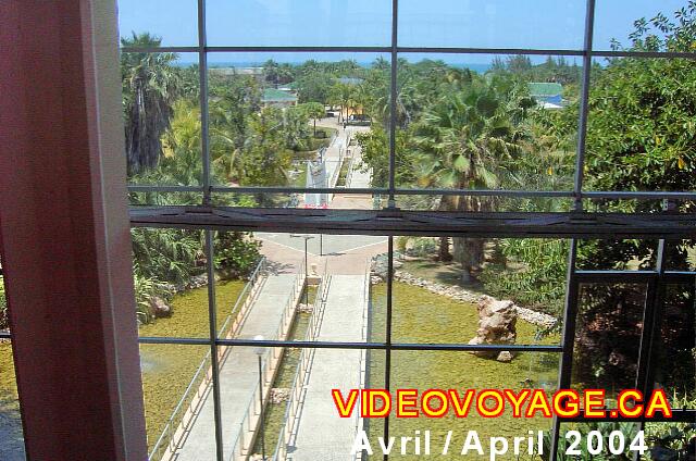 Cuba Varadero Club Amigo Aguas Azules Une vue du 3ième niveau du Lobby en 2004.