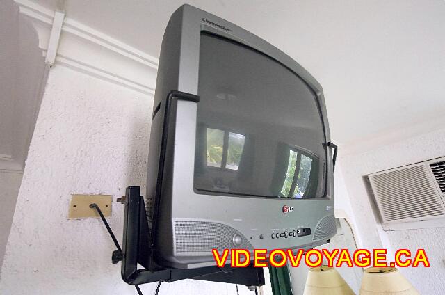 Cuba Varadero Hotel Club Tropical La televisión en la pared.