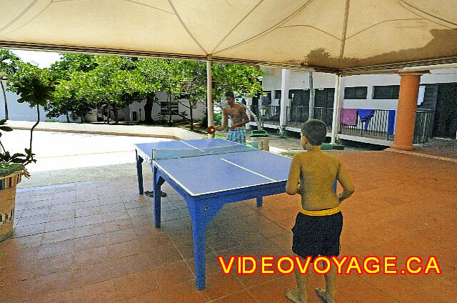 Cuba Varadero Starfish Cuatro Palmas Une table de poing pong.