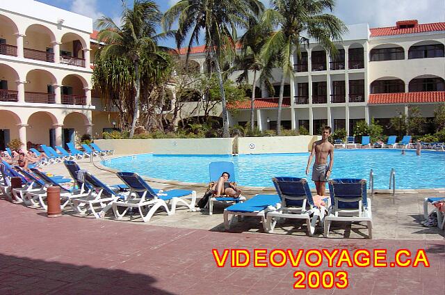 Cuba Varadero Starfish Cuatro Palmas Les chaises longues de ce coté n'ont pas de soleil le matin.