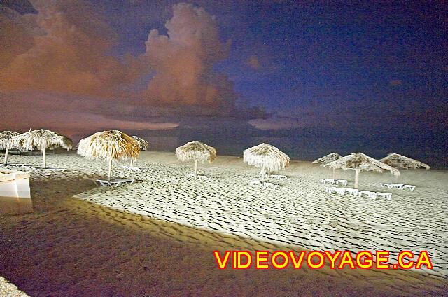 Cuba Varadero Starfish Cuatro Palmas La playa por la noche.