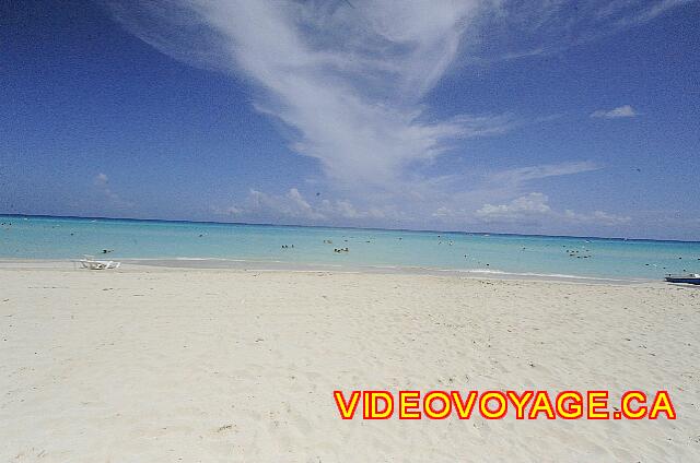 Cuba Varadero Starfish Cuatro Palmas Une pente moyenne, du sable et de l'eau, sans algue ni récif.