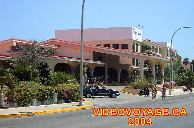 Cuba Varadero Starfish Cuatro Palmas El frente del hotel número 2004.