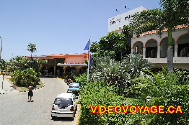 Cuba Varadero Starfish Cuatro Palmas La facade de l'hôtel sous un autre angle.