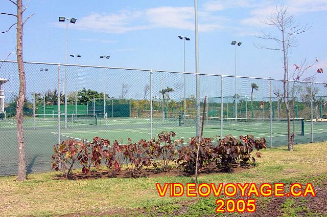 Cuba Varadero Royalton Hicacos Resort And Spa Las 3 pistas de tenis ...