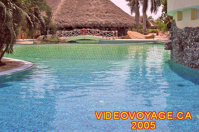 Cuba Varadero Royalton Hicacos Resort And Spa Le volleyball dans la piscine de l'animation.