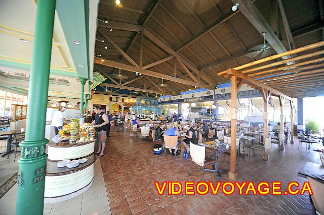 Cuba Varadero Royalton Hicacos Resort And Spa Le restaurant buffet Hicacos a été amélioré depuis quelques années.  Maintenant diviser en de nombreuses sections avec des spécialités.