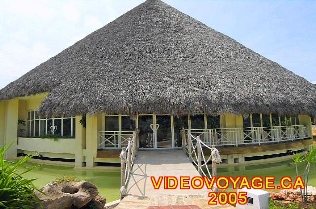 Cuba Varadero Royalton Hicacos Resort And Spa El edificio del restaurante en el mapa El Caribe día.