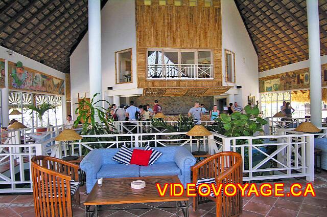 Cuba Varadero Royalton Hicacos Resort And Spa L'intérieur de la réception de l'hôtel au style différent.