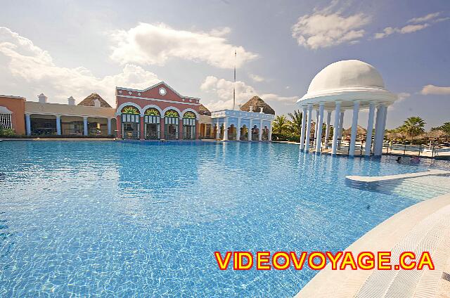 Cuba Varadero Iberostar Varadero Una sección de la piscina para interior elegante en lugar de para la natación.