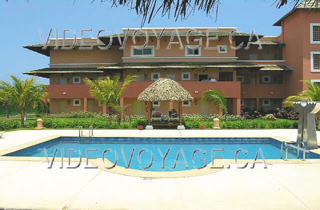 Cuba Varadero Iberostar Varadero Una pequeña piscina en la parte delantera de la SPA.