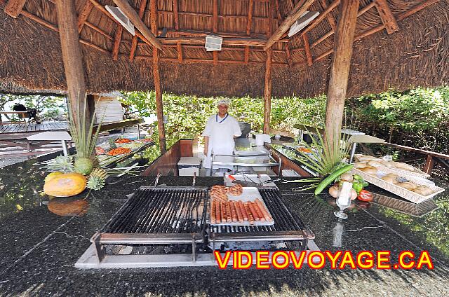 Cuba Varadero Iberostar Varadero El restaurante snack bar cerca de la playa.