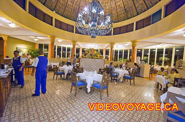 Cuba Varadero Iberostar Varadero Un restaurante con aire acondicionado.