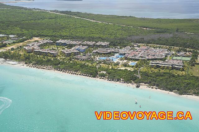 Cuba Varadero Iberostar Varadero A gauche les chambres, au centre les piscines et le Lobby, à droite le restaurant buffet et le gymnase.