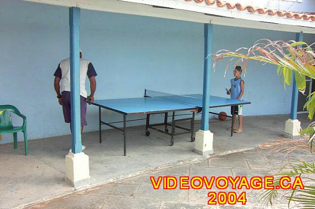 Cuba Varadero International Una mesa de ping pong cerca de la piscina, al refugio.