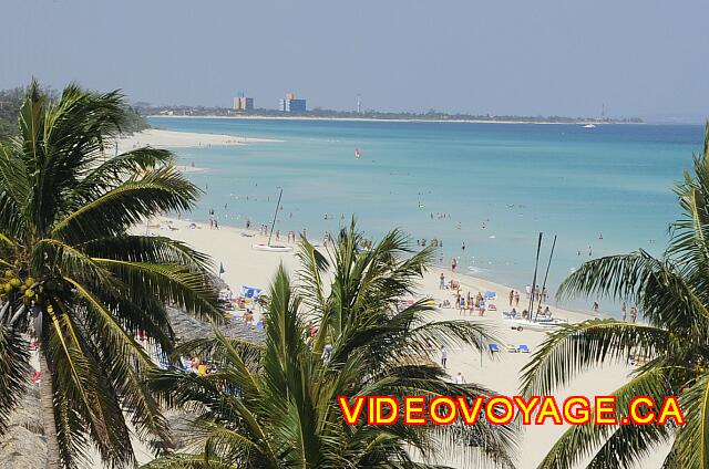 Cuba Varadero International Il y a beaucoup plus de monde sur la plage des hôtels voisins...