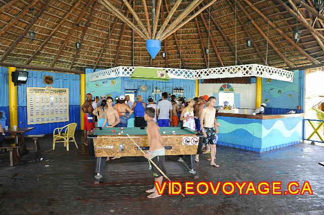 Cuba Varadero Hotel Club Kawama With a pool table in the center and a snack bar on the right.