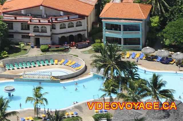 Cuba Varadero Hotel Club Kawama Otro antiguo edificio en el borde de la piscina.