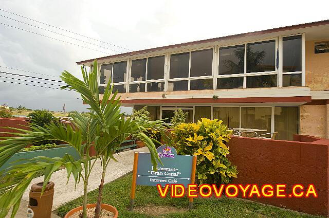 Cuba Varadero Hotel Club Kawama The restaurant entrance gran canal in front of the canal, on the second floor, without access to handicapped people.