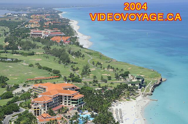 Cuba Varadero Las Americas La punta rocosa del campo de golf, a continuación, más lomos otros hoteles en Varadero.