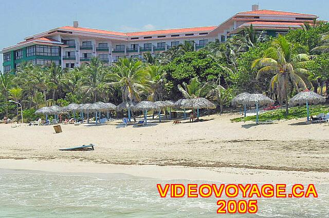 Cuba Varadero Las Americas La fotografía de un hotel de la muelle en la playa.