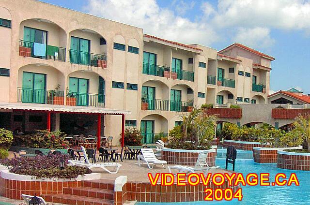 Cuba Varadero Club Los Delfines The rooms overlooking the pool, the rooms have very shallow balconies.