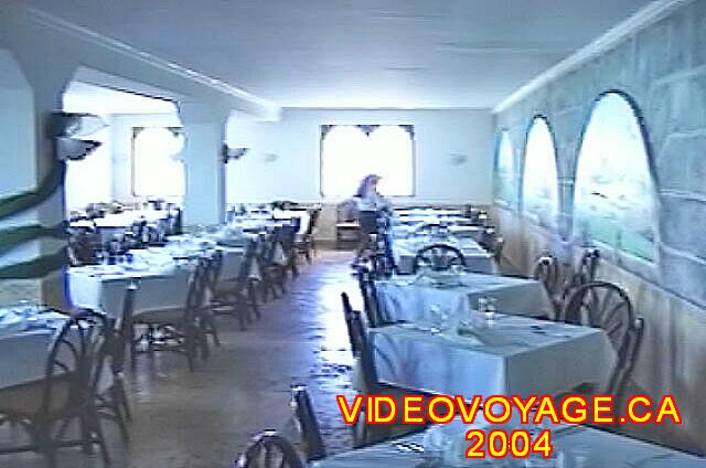 Cuba Varadero Club Los Delfines La salle à manger du restaurant buffet La Sirena en 2004.