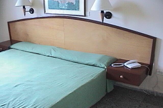 Cuba Varadero Mar del Sur El apartamento de un dormitorio. El aire acondicionado de baja potencia en la habitación.