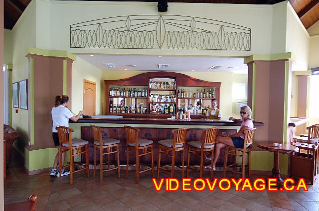 Cuba Varadero Blau Marina Varadero El bar con una amplia selección de bebidas internacionales.