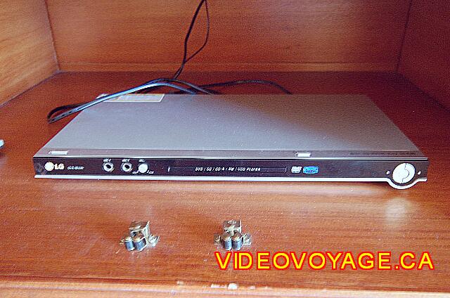 Cuba Varadero Blau Marina Varadero A DVD player in the room.