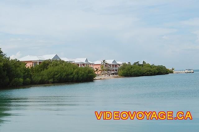 Cuba Varadero Blau Marina Varadero Les batiments des suites junioir sur Cayo Libertad et la grande suite Palace à l'extrémité.