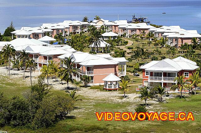 Cuba Varadero Blau Marina Varadero Une vue aérienne d'un batiment qui habrite des suites Cayo, les batiments qui habritent les suites junior en arrière plan.