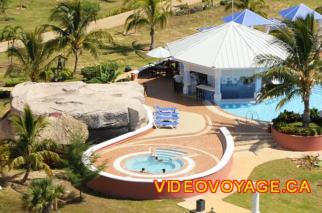 Cuba Varadero Blau Marina Varadero Al final de la terraza de la piscina, un gran jacuzzi.