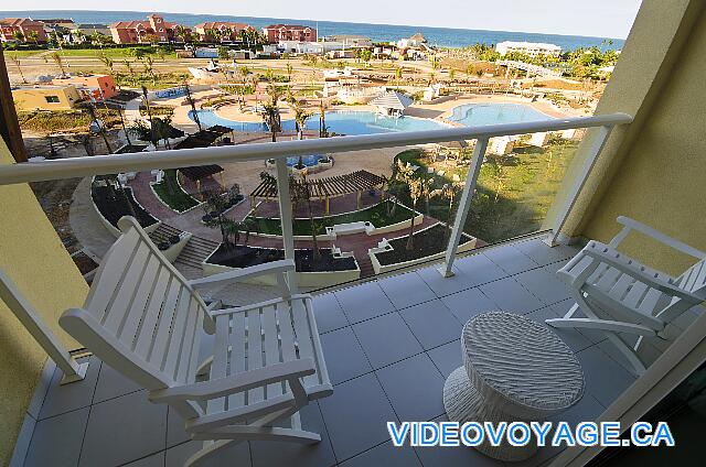 Cuba Varadero Melia Marina Varadero A medium size balcony with chairs and a table, here with garden view, but also available with views of the marina.