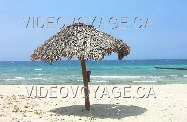 Cuba Varadero Oasis Islazul Un paraguas directamente a la espalda del hotel, para aquellos que no quieren ir a la zona de baño, pero sólo permanecer en plage.17