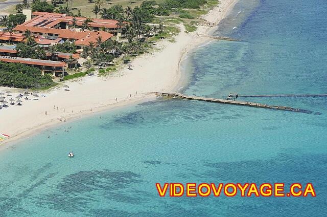 Cuba Varadero Oasis Islazul The beach directly behind the hotel is composed of a lot of rock and reef, so no one bathes it.