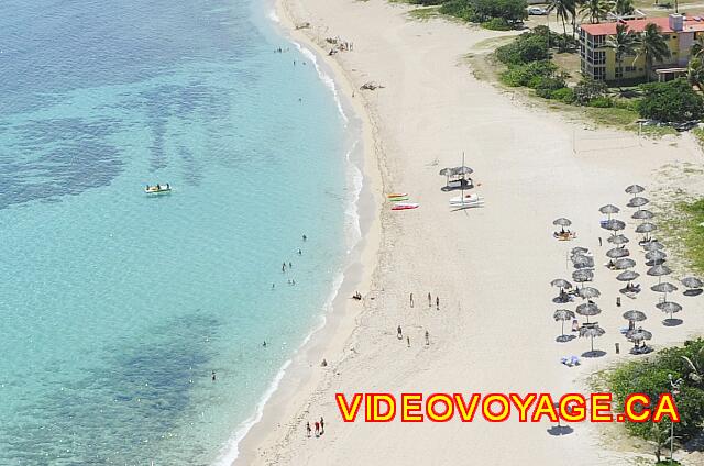 Cuba Varadero Oasis Islazul The beach with no seaweed sector. It is recommended that remained close to industry, especially when the waves are strong.