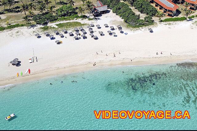 Cuba Varadero Oasis Islazul The slope into the sea is strong enough, so customers do not stray far from the edge, less than 20 meters.