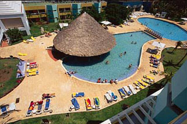 Cuba Varadero Bellevue Palma Real Une vue d'ensemble de la piscine.